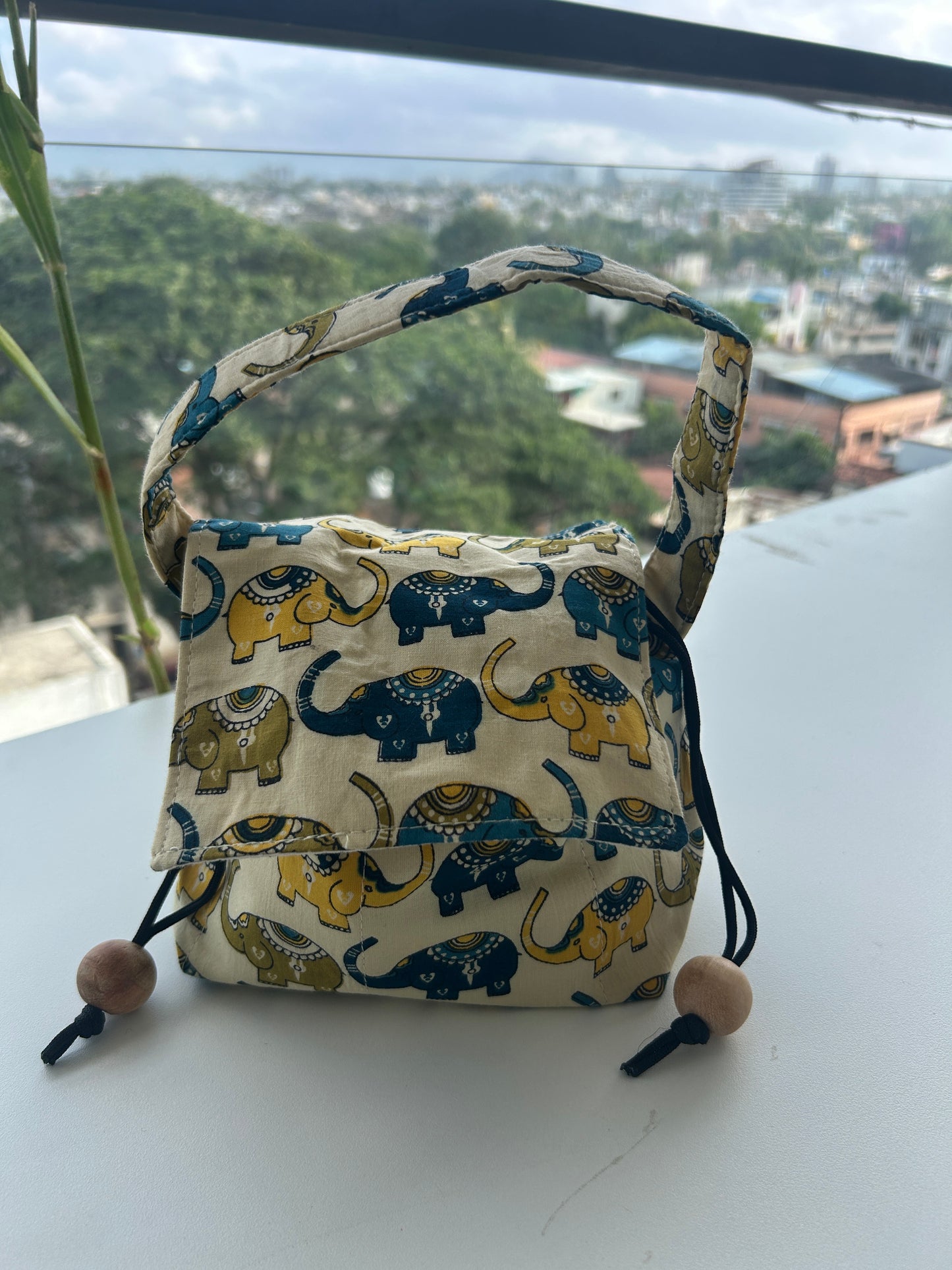Trunk Tales Mini Karrier Makeup Pouch