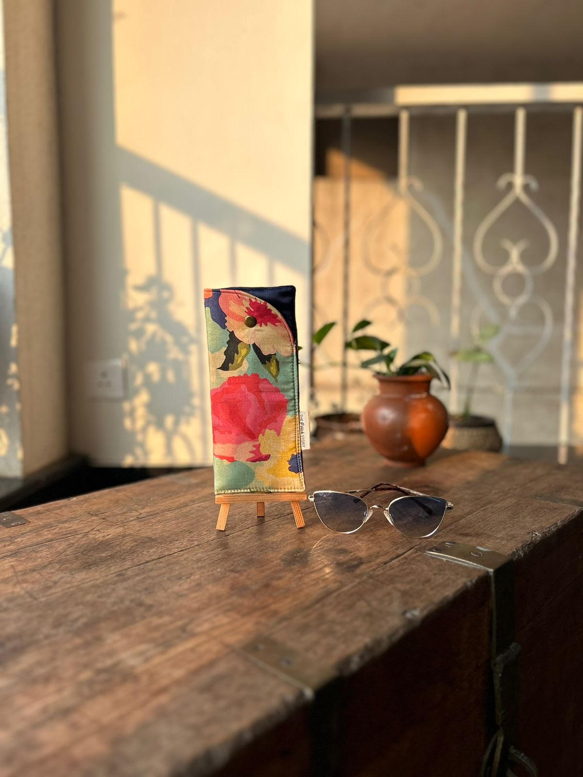 Silk Blossom Specs/ Sunglasses Cover